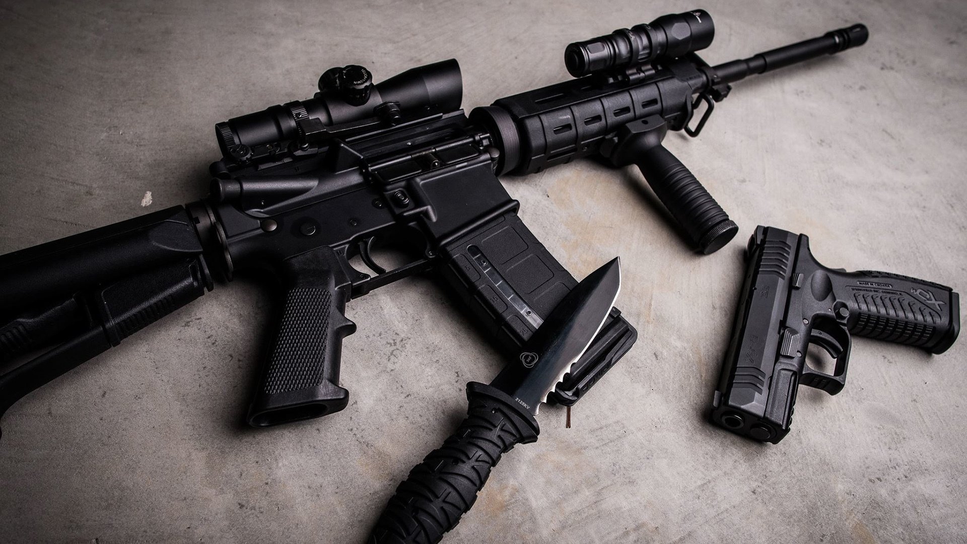 全黑队依靠全员参与防守,极大提升防线稳固性,全黑队服