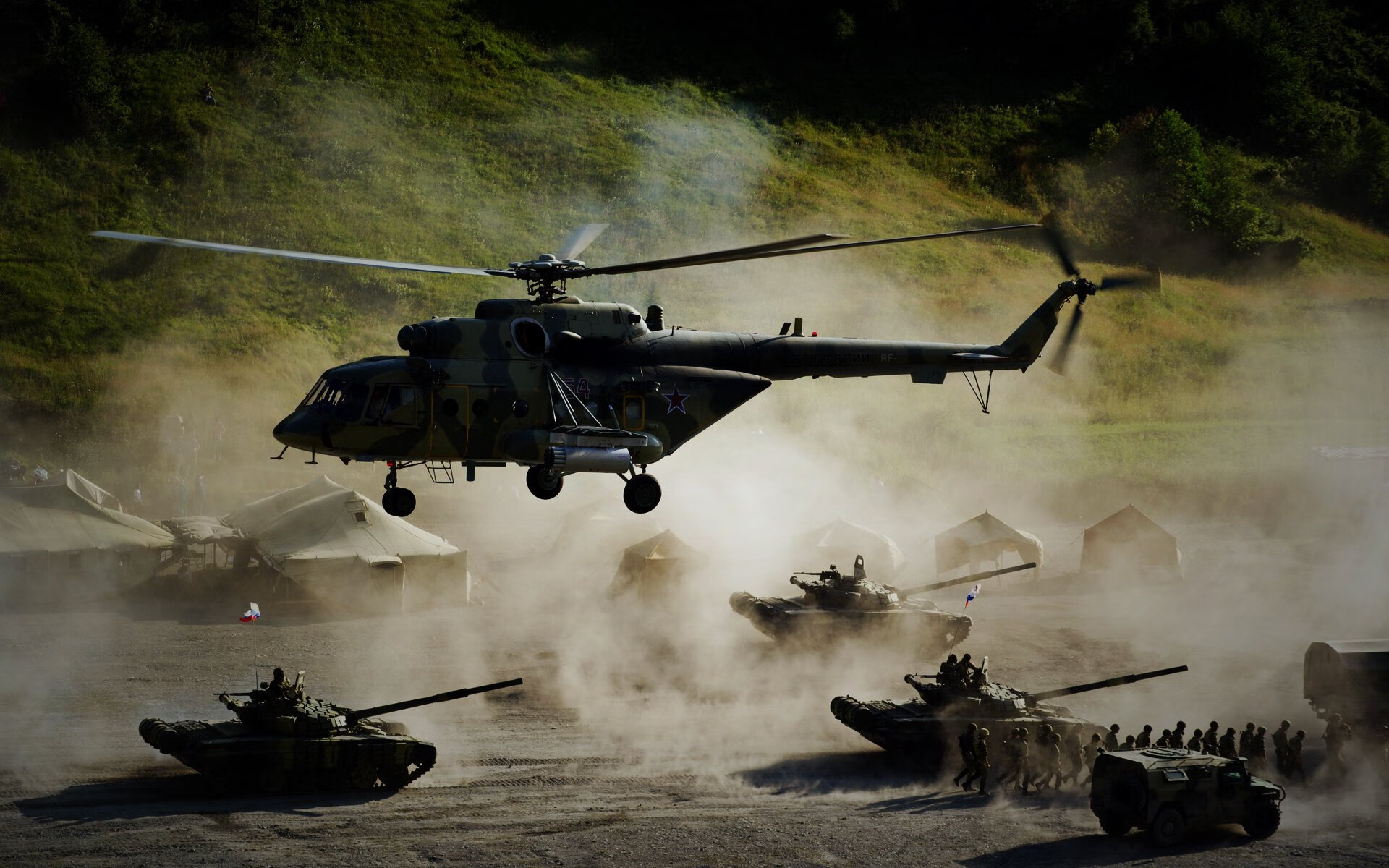 队员赛后复盘中提出建议展示良好沟通氛围与团队意识